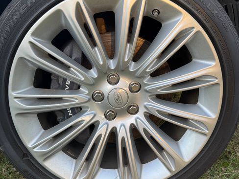 Used 2018 Land Rover Range Rover Long Wheelbase Supercharged image 21