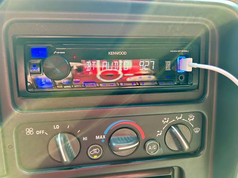 Used 1996 Chevrolet Silverado 1500 2WD Regular Cab image 18