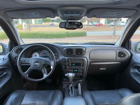 Used 2008 Chevrolet TrailBlazer SS w/ Sun And 6-Disc Cd Package image 2