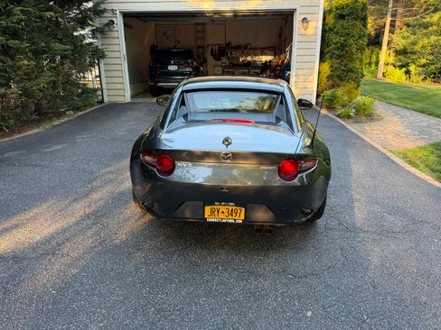 Used 2020 MAZDA MX-5 Miata RF Grand Touring RWD image 9