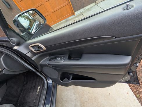 Used 2014 Jeep Grand Cherokee Laredo w/ Quick Order Package 23E image 13