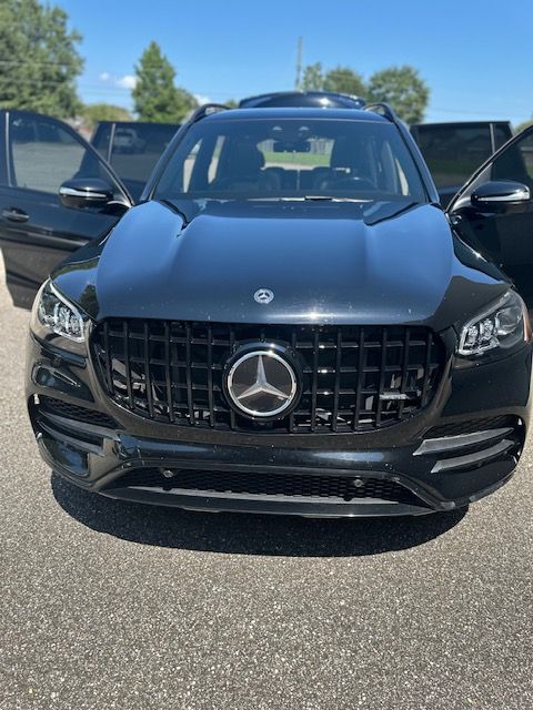 Used 2021 Mercedes-Benz GLS 580 4MATIC image 2