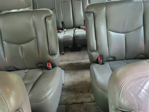 Used 2003 Chevrolet Tahoe LT image 11