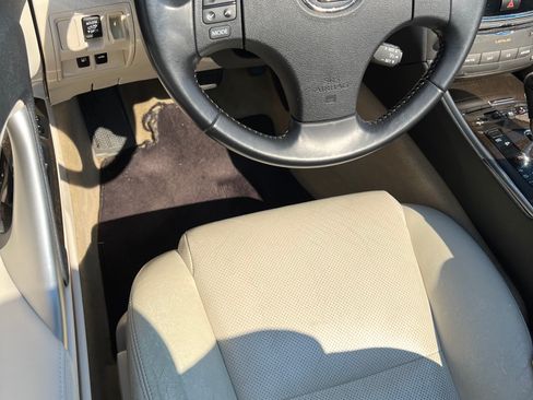 Used 2010 Lexus IS 350C image 27