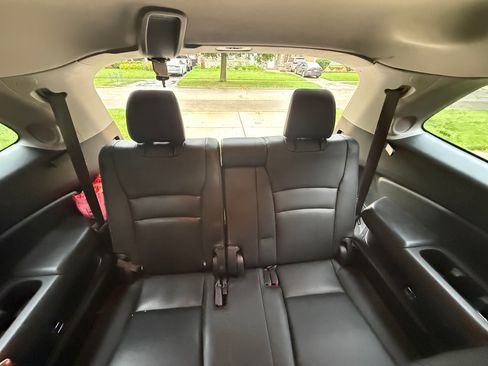 Used 2019 Honda Pilot Touring image 9