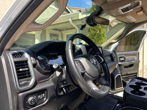Used 2022 RAM 2500 Laramie AWD/4WD image 9