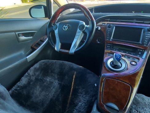Used 2010 Toyota Prius Five image 15