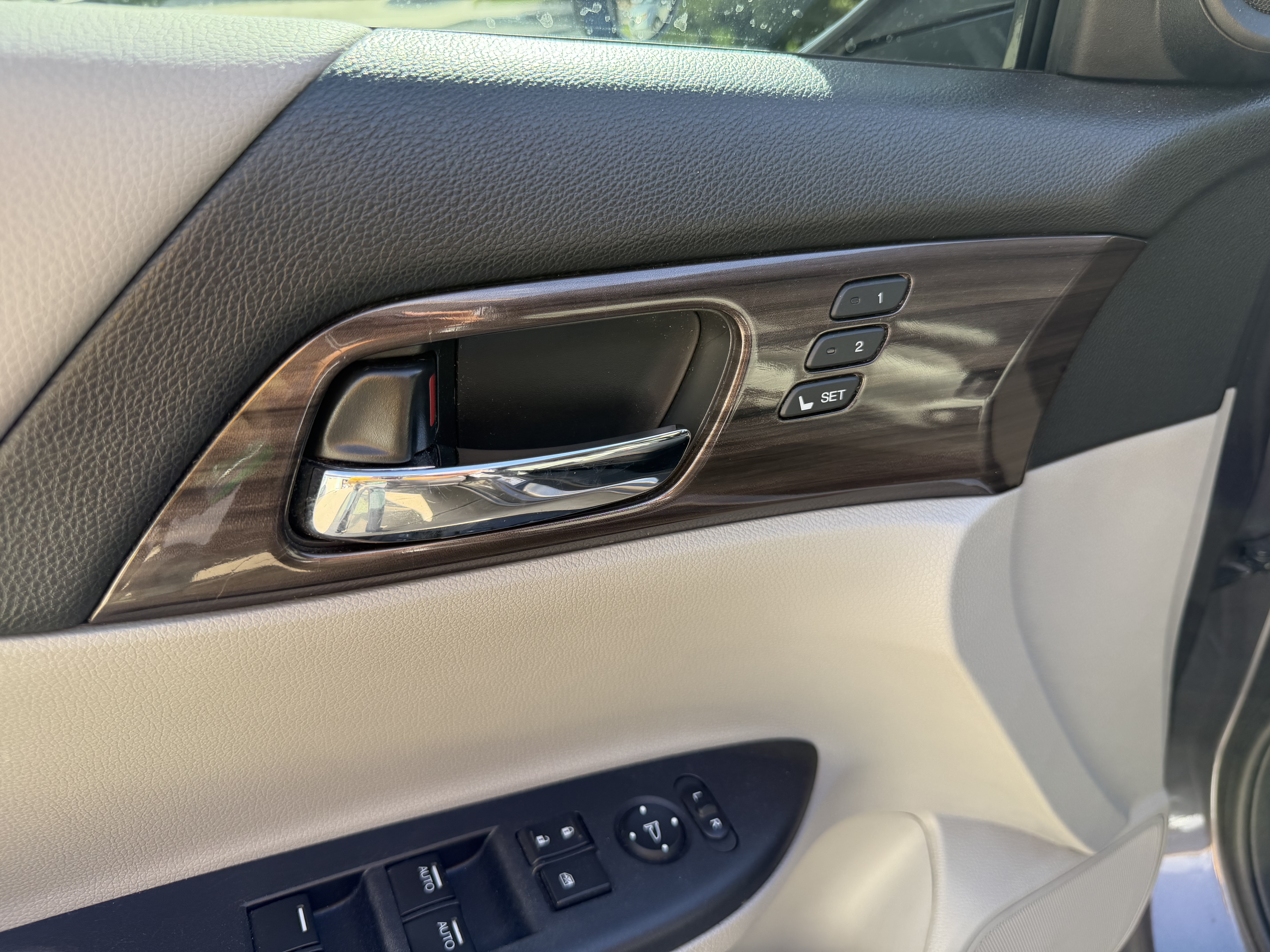 Used 2017 Honda Accord EX-L image 16