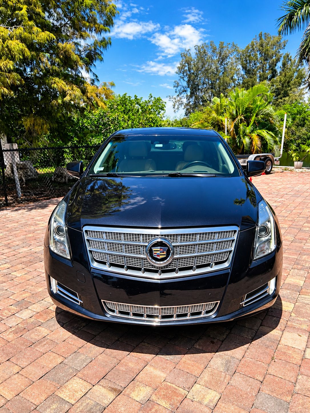 Used 2013 Cadillac XTS Platinum FWD image 2