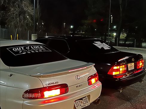 Used 2000 Lexus LS 400 image 10