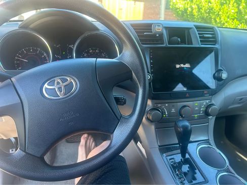 Used 2009 Toyota Highlander 2WD image 1