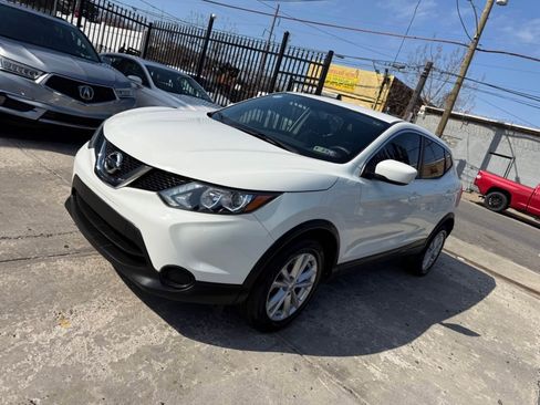 Used 2017 Nissan Rogue Sport S w/ S Appearance Package FWD image 10