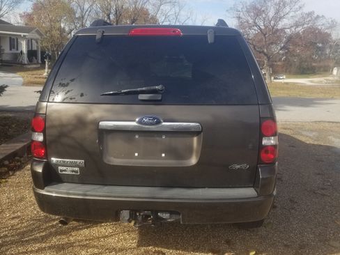Used 2008 Ford Explorer XLT image 5