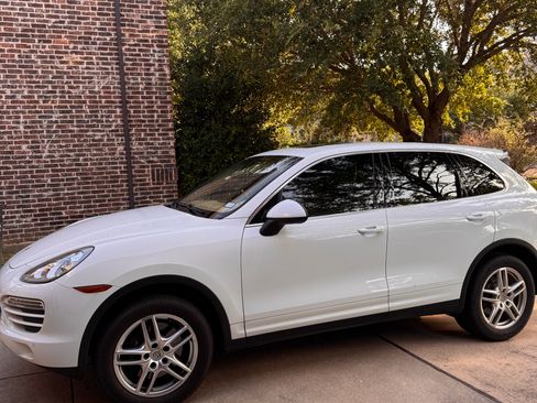 Used 2014 Porsche Cayenne AWD/4WD image 6