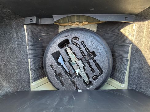 Used 2018 Honda Civic EX-L image 11