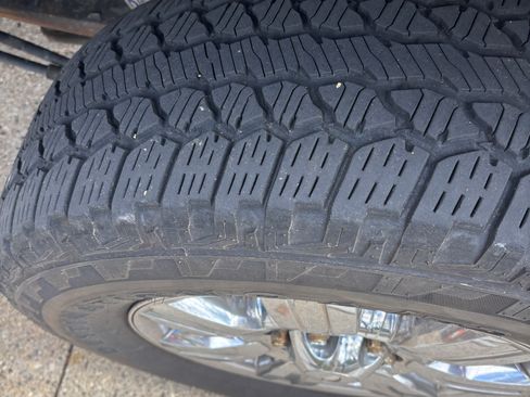 Used 2011 Ford F150 XLT w/ XLT Chrome Pkg image 11