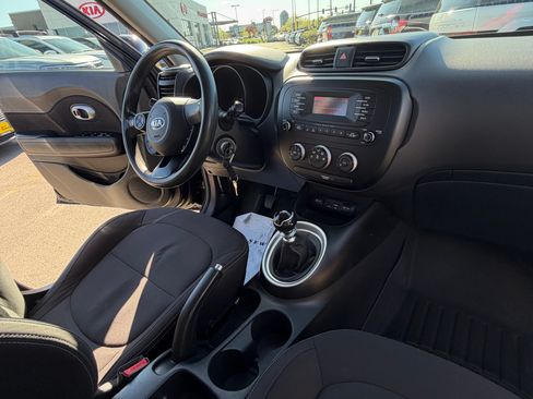 Used 2015 Kia Soul FWD image 10
