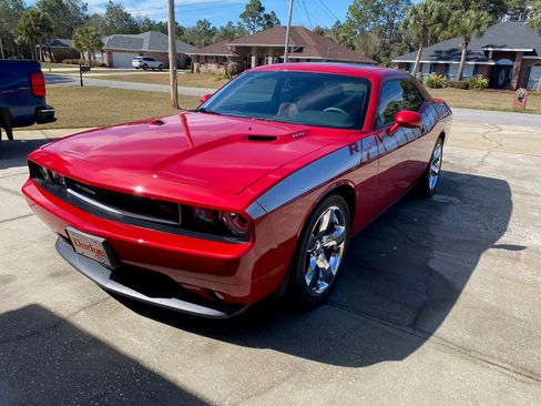 Used 2014 Dodge Challenger R/T Plus image 1