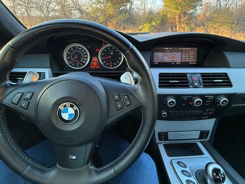 Used 2008 BMW M5 image 9