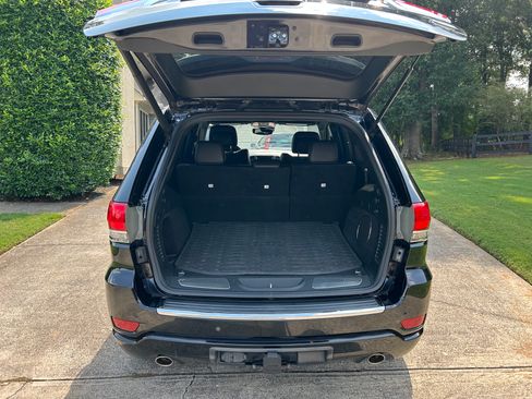 Used 2018 Jeep Grand Cherokee Overland RWD image 23
