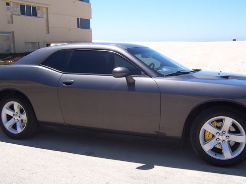 Used 2013 Dodge Challenger SXT image 19