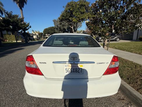Used 2004 Toyota Camry LE image 9