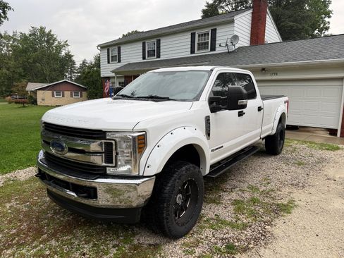 Used 2019 Ford F250 XLT AWD/4WD image 1