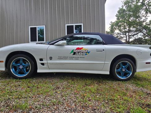Used 1999 Pontiac Firebird Trans Am RWD image 27