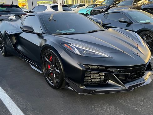 Used 2023 Chevrolet Corvette Z06 w/ Z07 Performance Package RWD image 1