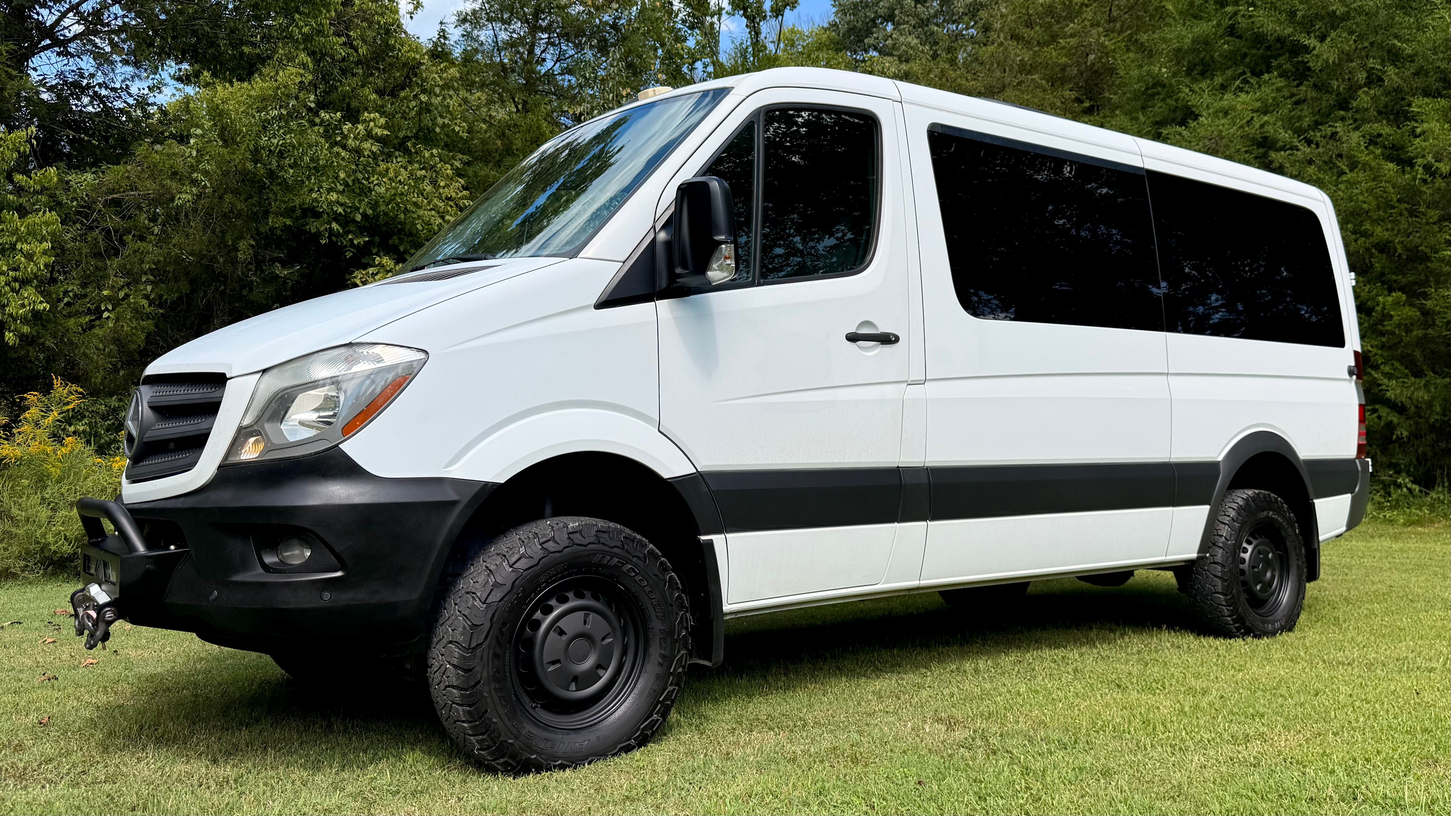 Used 2017 Freightliner Sprinter 2500 AWD/4WD image 2