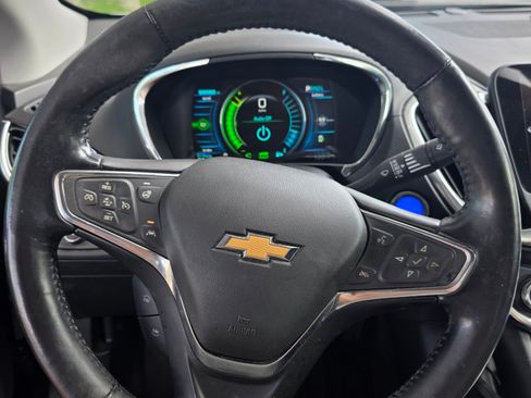 Used 2017 Chevrolet Volt Premier w/ Driver Confidence II Package FWD image 4