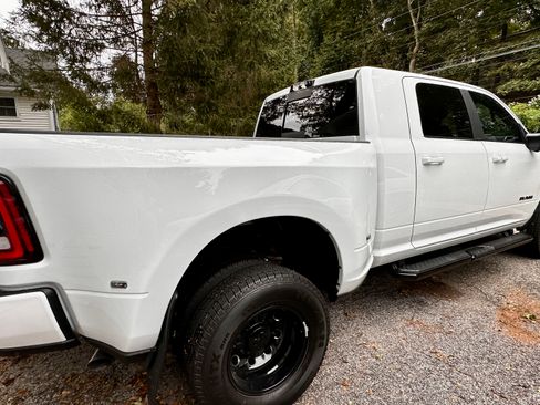 Used 2023 RAM 3500 Laramie w/ Night Edition image 11
