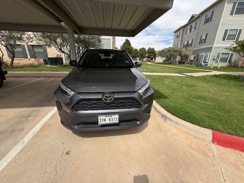 Used 2023 Toyota RAV4 XLE FWD image 5
