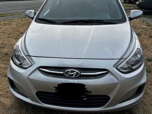 Used 2016 Hyundai Accent SE FWD image 2