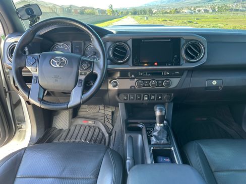 Used 2019 Toyota Tacoma TRD Sport w/ TRD Premium Sport Package RWD image 23
