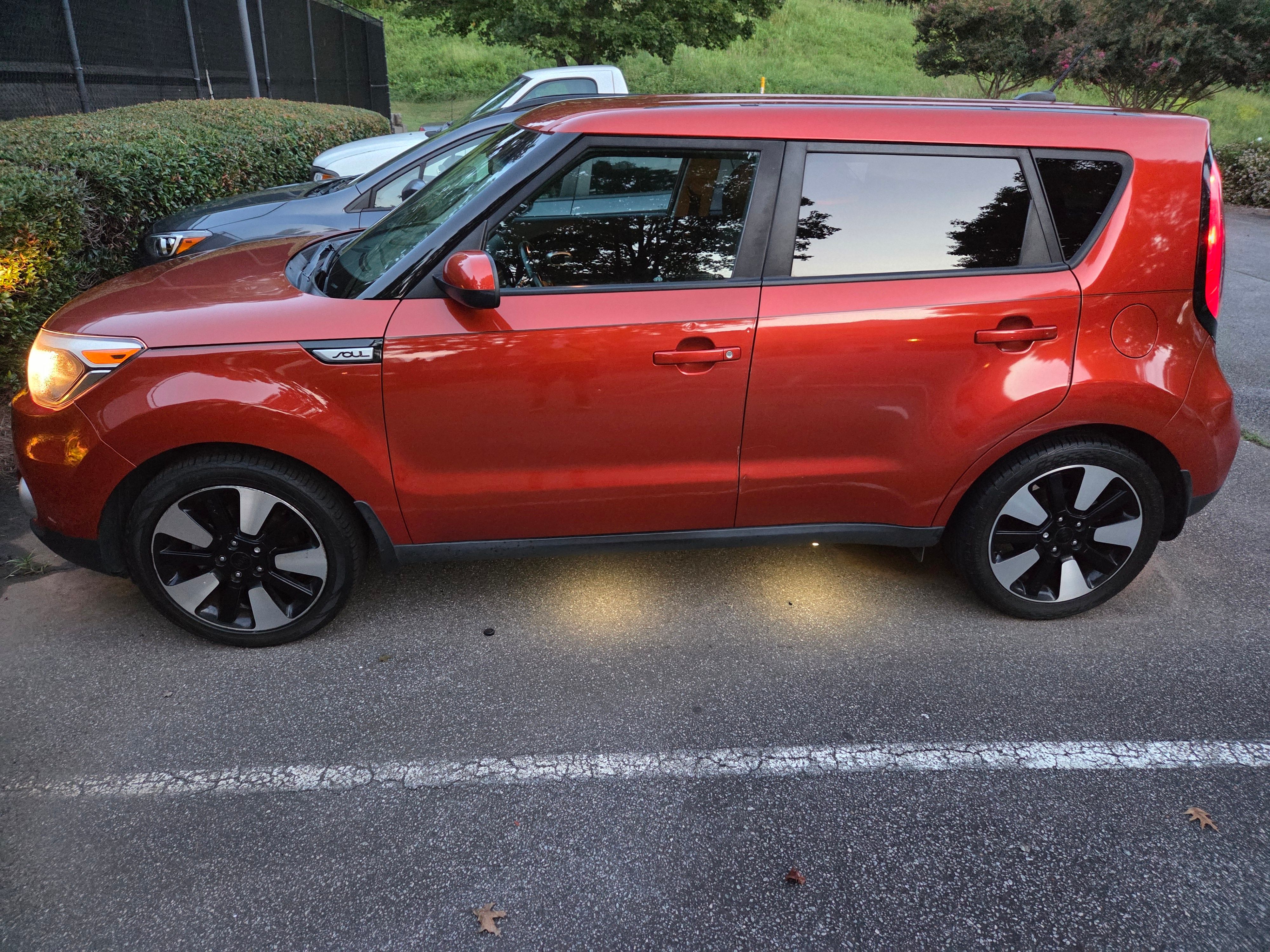 Used 2018 Kia Soul + FWD image 26