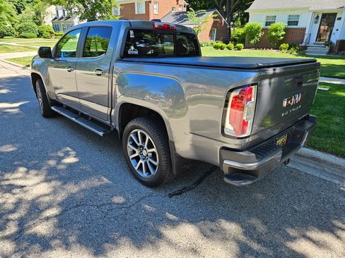 Used 2021 GMC Canyon Denali AWD/4WD image 4