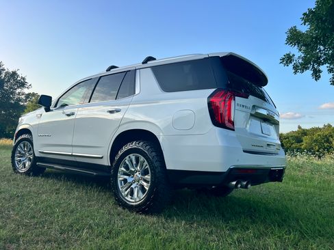 Used 2021 GMC Yukon Denali w/ Advanced Technology Package AWD/4WD image 8