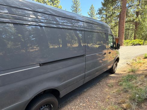 Used 2025 Mercedes-Benz Sprinter 2500 image 5