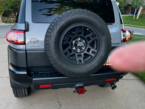 Used 2014 Toyota FJ Cruiser 4WD image 8