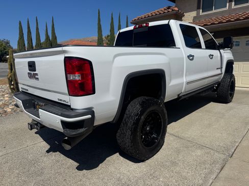 Used 2018 GMC Sierra 2500 Denali w/ Duramax Plus Package AWD/4WD image 2