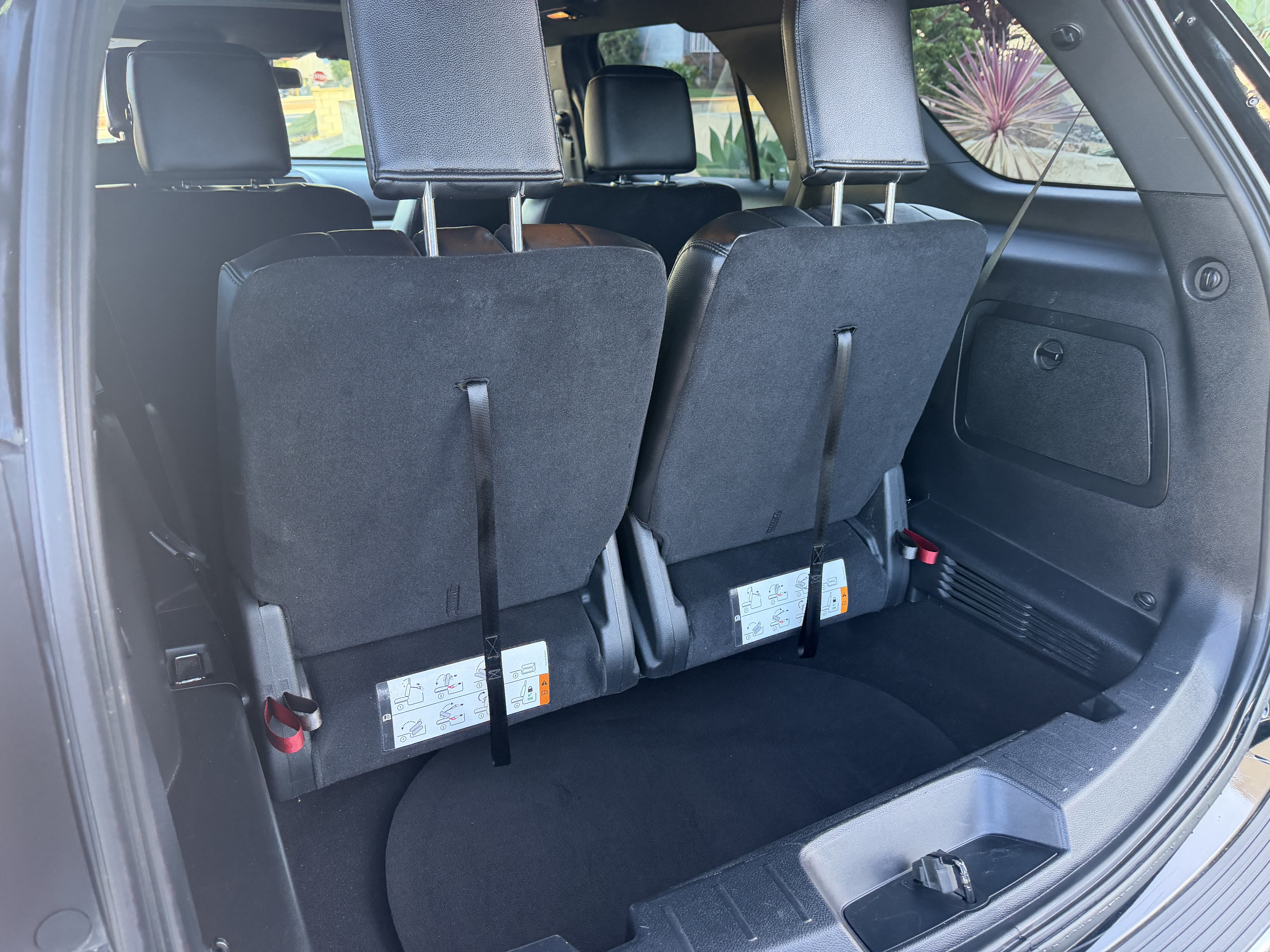 Used 2018 Ford Explorer XLT w/ Equipment Group 202A FWD image 6