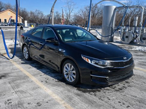 Used 2018 Kia Optima LX w/ 17" Alloy Wheels Package image 2