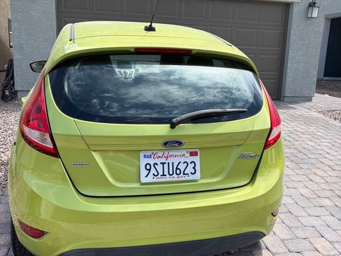 Used 2011 Ford Fiesta SES w/ Cargo Management Pkg FWD image 2
