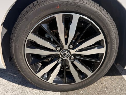 Used 2019 Honda Fit EX image 17