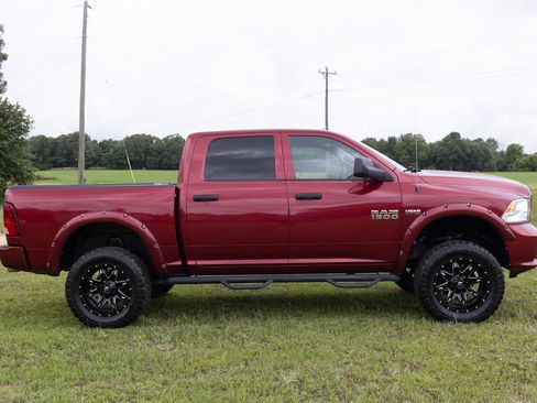 Used 2015 RAM 1500 Express AWD/4WD image 2