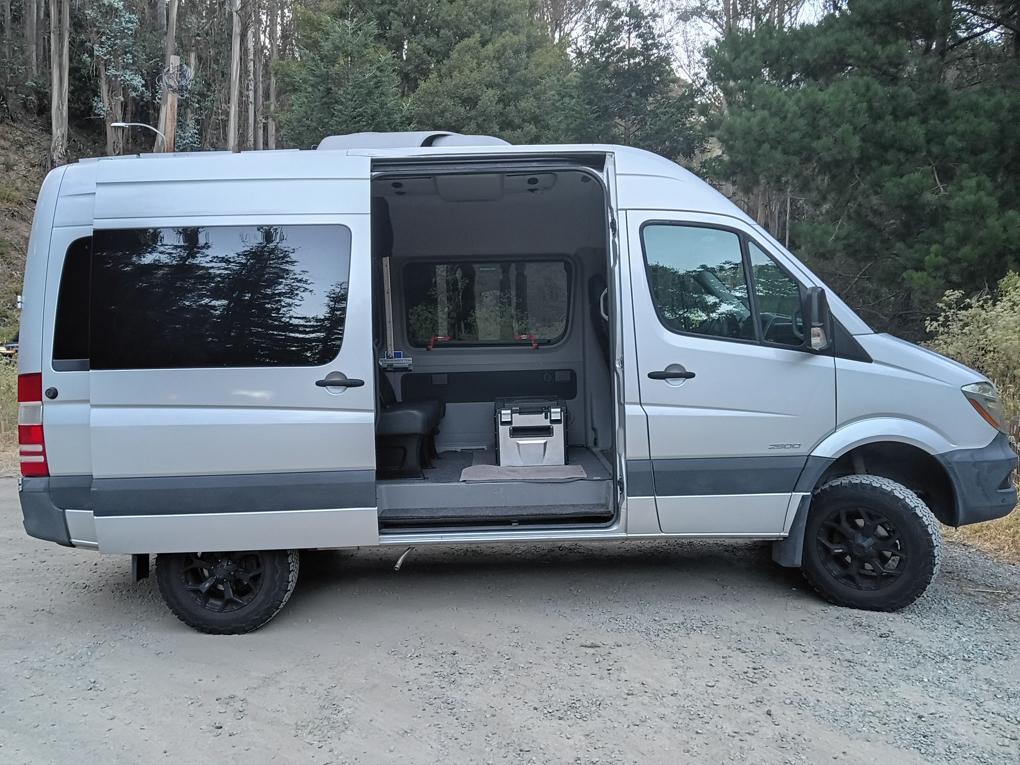 Used 2016 Mercedes-Benz Sprinter 2500 image 1