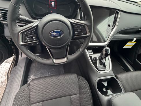 Used 2025 Subaru Outback Premium w/ Popular Package #1A image 8