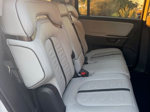 Used 2025 Rivian R1S Adventure image 8