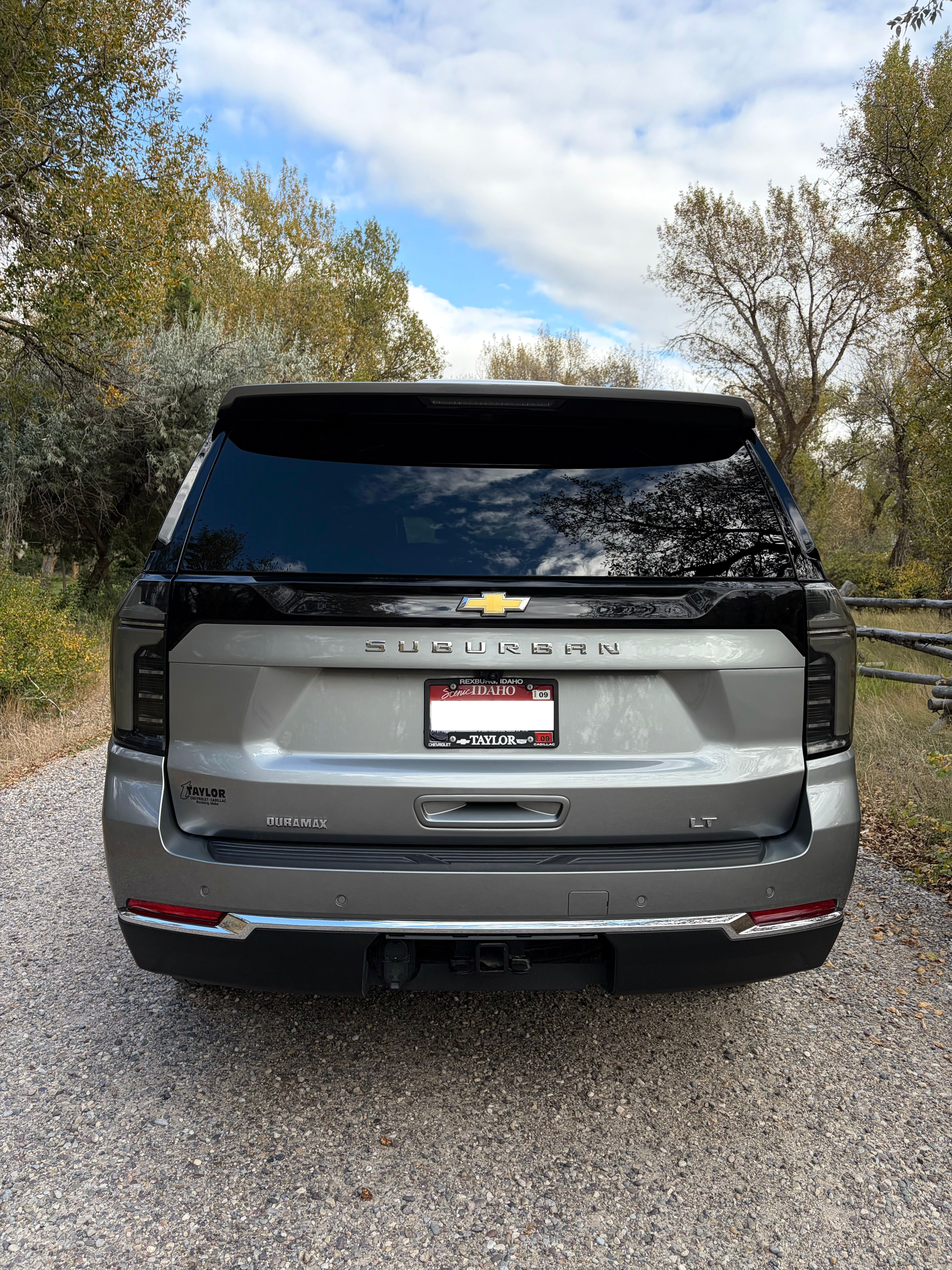 Used 2025 Chevrolet Suburban LT w/ Comfort Package AWD/4WD image 8